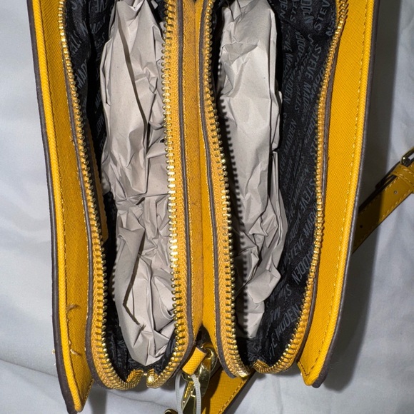 NWT Steve Madden Blannis Mustard Crossbody Bag with Silver Detail - Picture 5 of 5